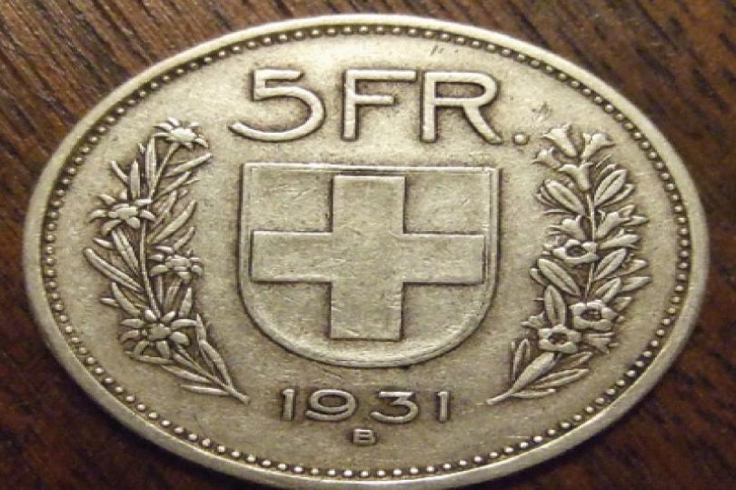 الاحتياطي النقدي بالوطني السويسري يرتفع إلى 522.3 مليار