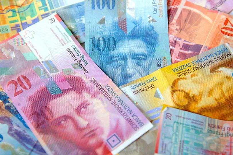 تراجع الفرنك السويسرى مقابل معظم العملات الرئيسية