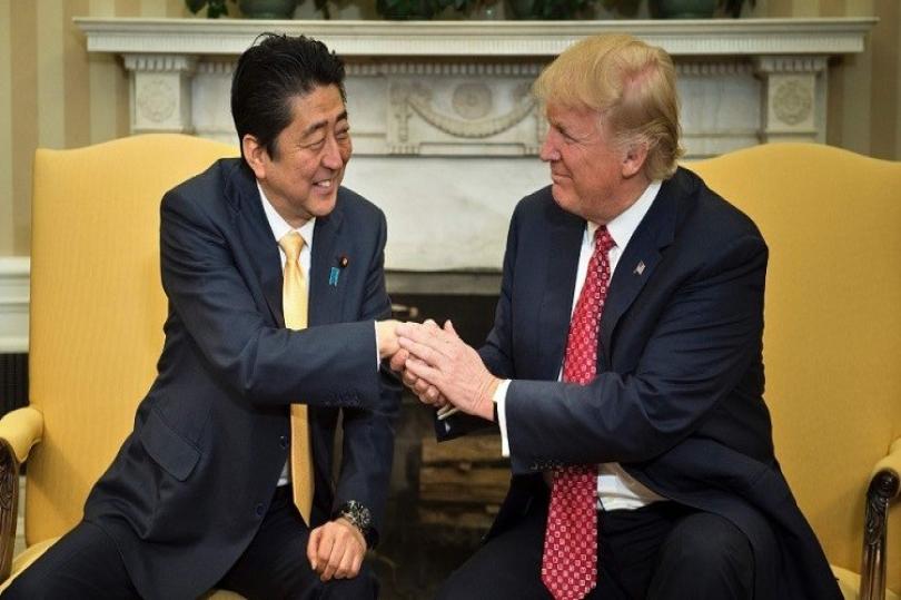 ترامب يلتقي رئيس الوزراء الياباني في الأسبوع المقبل