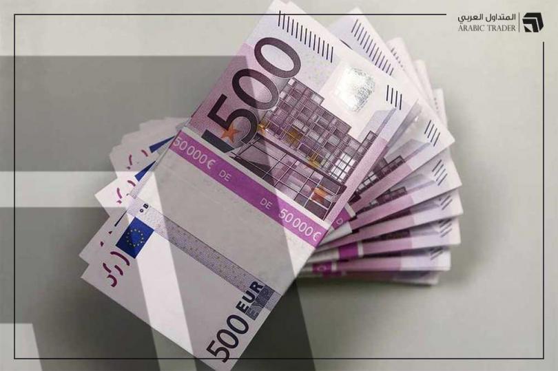اليورو يهبط إلى أدنى مستوياته في عقدين
