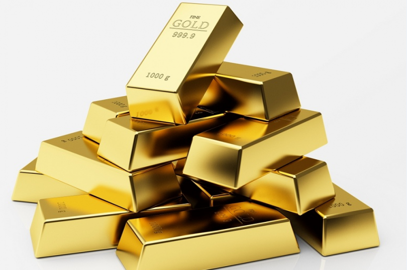 قوة الدولار تدفع الذهب للإستقرار عند أدنى مستوياته خلال شهر