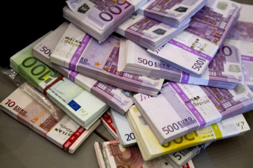 المعروض النقدي الأوروبي يفوق التوقعات
