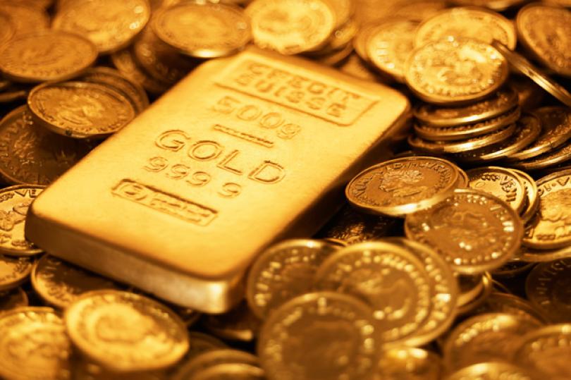 الذهب يسجل ارتفاعاً مدعوماً بتراجع الدولار الأمريكي