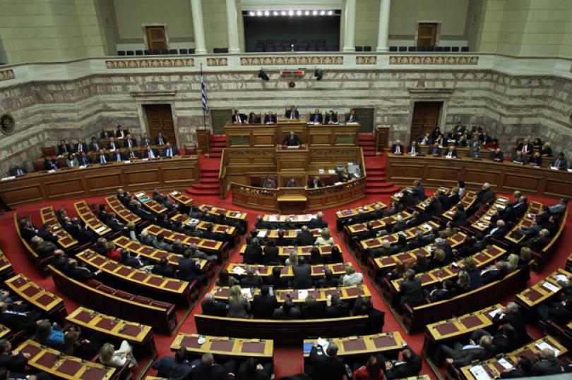 البرلمان اليوناني يوافق على خطة الانقاذ، ماذا بعد؟