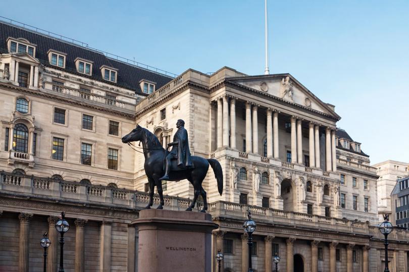 بنك إنجلترا يُبقي على معدل الفائدة دون تغيير لكن التصويت يزداد في صالح رفع الفائدة