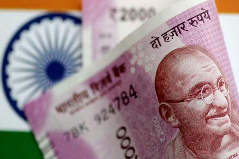 المالية الهندية: انخفاض الروبية أمام الدولار مؤقت ولا حاجة للقلق