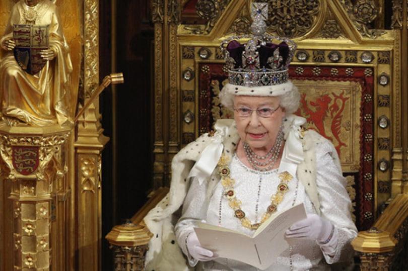 ملكة بريطانيا: تتعهد الحكومة بالحفاظ على استقرار وتيرة التعافي الاقتصادي