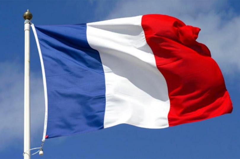 فرنسا تطالب إيران بالتوقف عن التهديد بالتخلي عن الاتفاق النووي