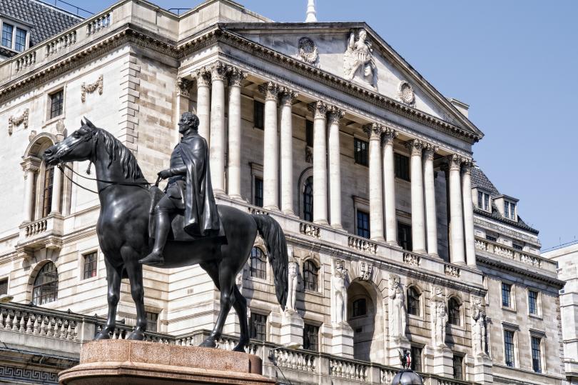 إبقاء بنك انجلترا على معدلات الفائدة دون تغيير كما هو متوقع