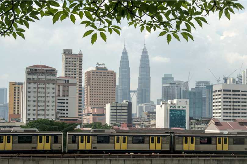 ماليزيا تخفض توقعاتها للنمو الاقتصادي بسبب الكورونا