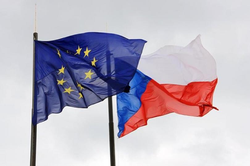 رئاسة وزراء التشيك تنفي اعتزام الدولة إقامة استفتاء على عضوية الإتحاد الأوروبي