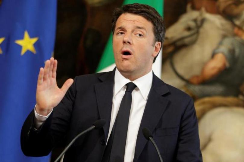 رئيس الورزاء الإيطالي يعلن استقالته من منصبه في حال خسارة الاستفتاء