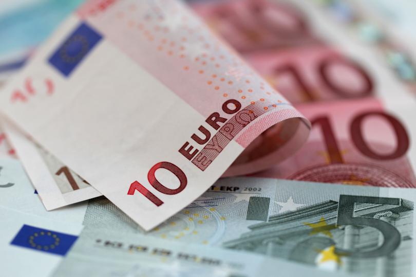 اليورو يشهد ارتفاعاً فى ظل ترقب قرار المركزى الأوروبى
