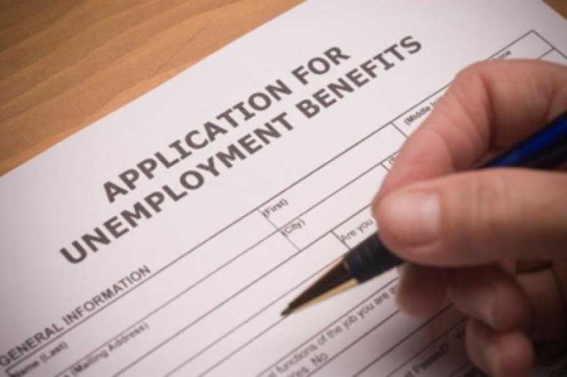 بيانات إعانات البطالة تشير إلى استمرار تحسن سوق العمل