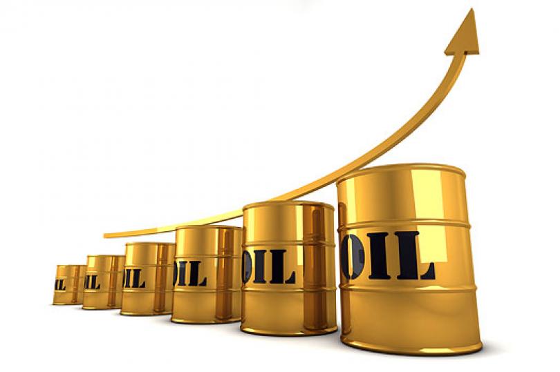 بيانات مخزونات النفط الأمريكية تدعم أسعار النفط أعلى 45 دولار للبرميل
