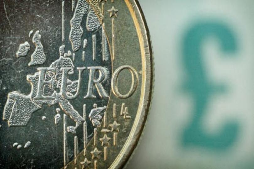 Credit Agricole ينصح ببيع اليورو استرليني باستهداف مستويات 0.72