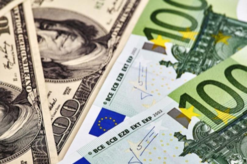 توقعات بتفوق أداء اليورو على الدولار لعام جديد في 2018