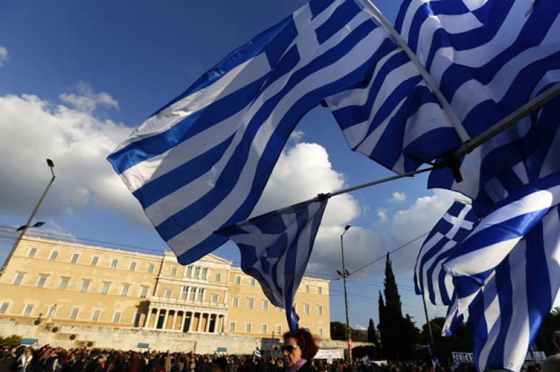 احتشاد ألاف من الشعب اليوناني للتنديد بالمقترحات الأوروبية والمطالبة برفضها