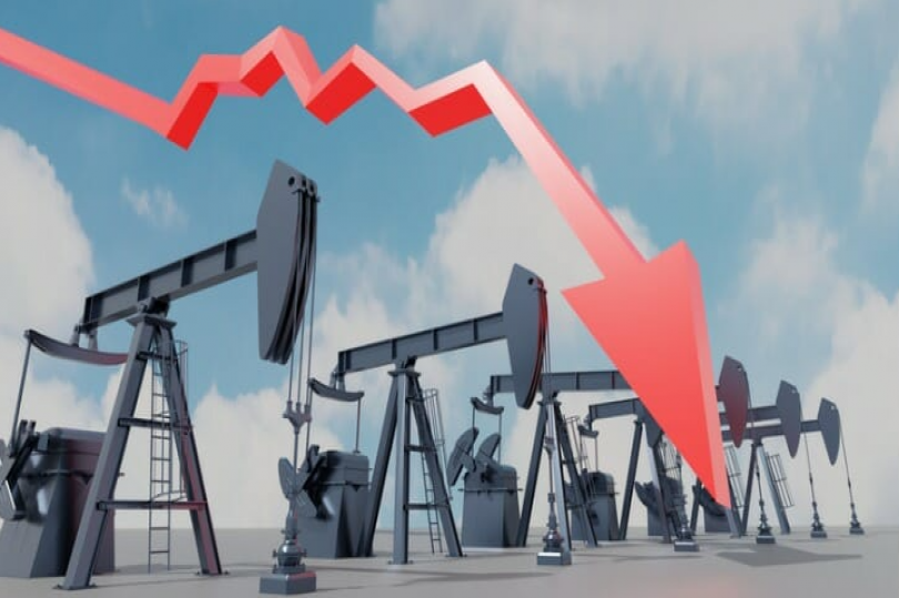 زيادة خسائر وإغلاق على هبوط..أيهما أكثر تأثيراً على النفط الدولار أم المخزونات؟