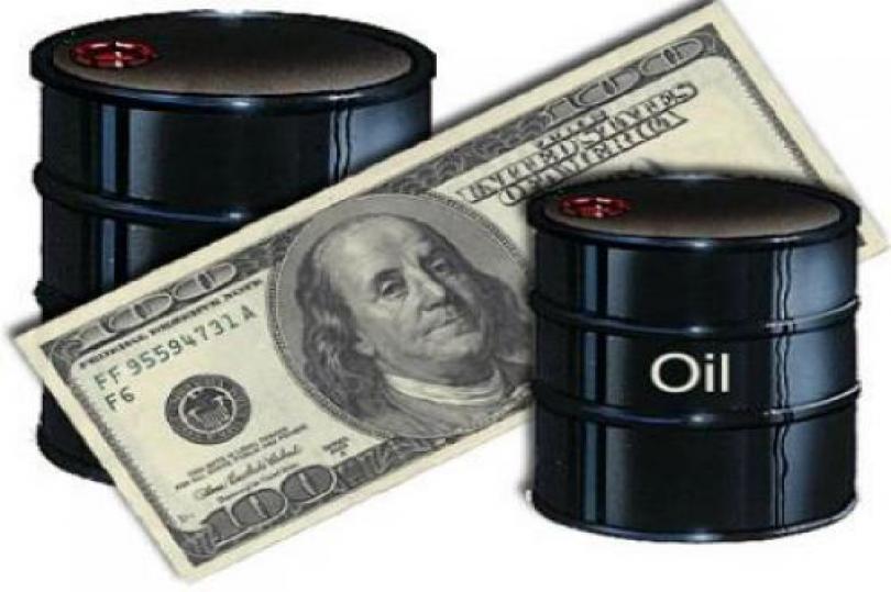 النفط فوق 84.00 مستندًا إلى هبوط الدولار والبيانات السلبية للولايات المتحدة