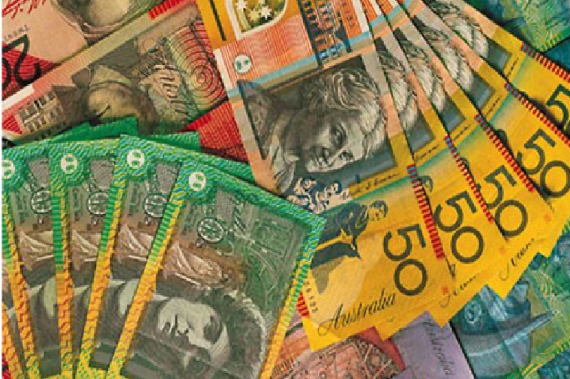هبوط الدولار الأسترالي تأثراً بتوقف نمو الأجور في أعقاب تحسن ثقة المستهلك