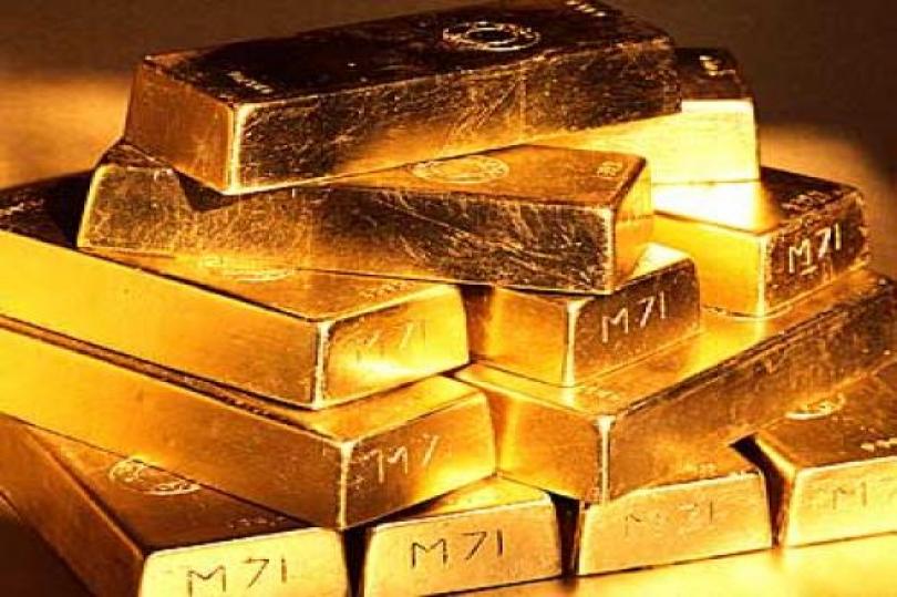 الذهب يستفيد من هبوط الدولار 