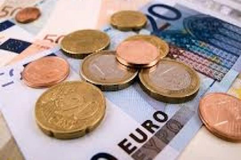 اليورو يتراجع قبيل البيانات الألمانية