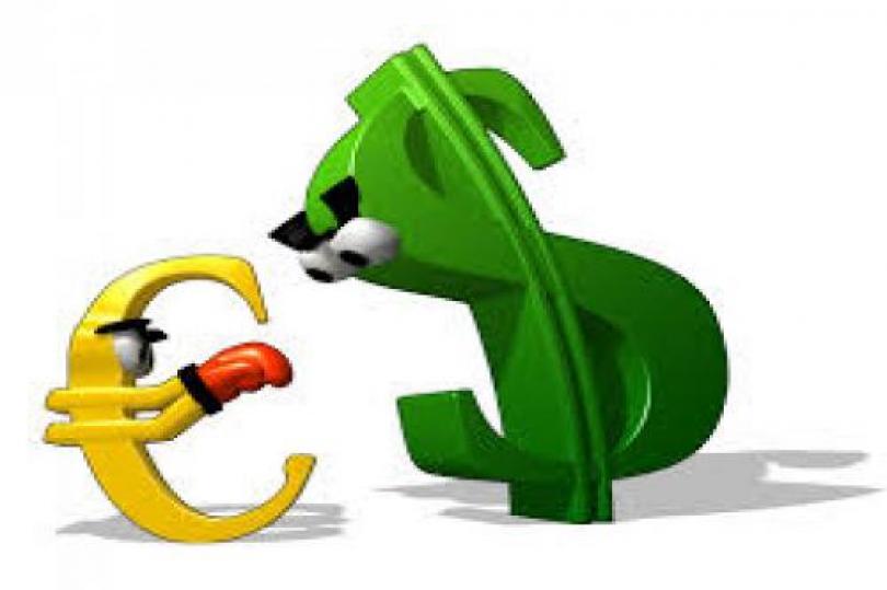 اليورو يتراجع في ضوء تصريحات "دراجي" 