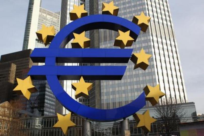 خطة المركزي الأوروبي تدفع باليورو لأعلى 