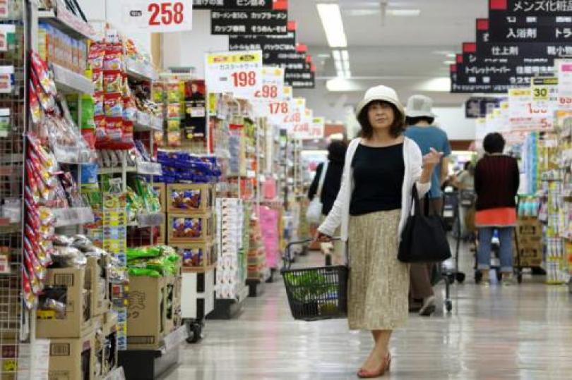ثقة المستهلك الياباني يتجاوز التوقعات 