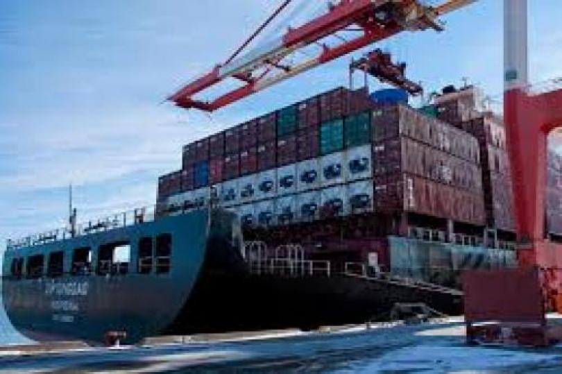ميزان التجارة الإيطالي يسجل 0.37 مليار