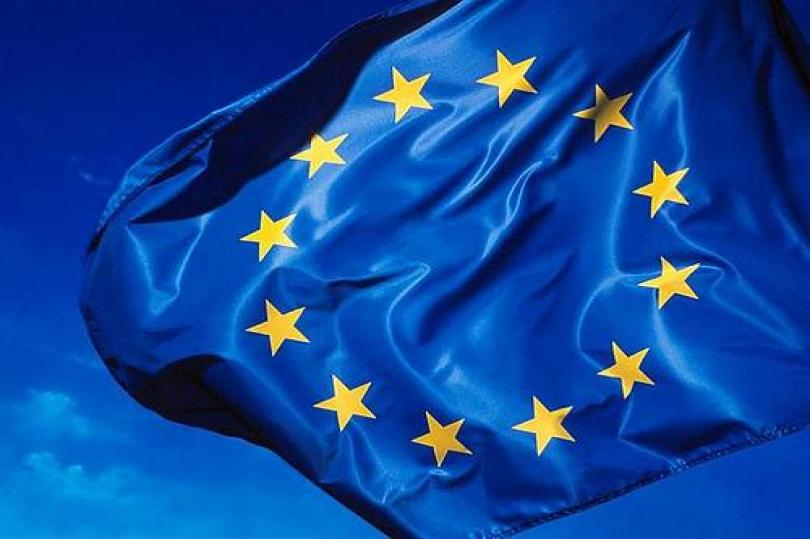 الاتحاد الأوروبي يوافق على قرض مقدم لليونان 