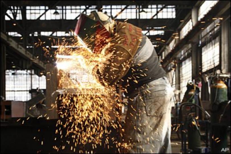 مؤشر الإنتاج الصناعي الإيطالي يرتفع لأول مرة  منذ أغسطس 2011